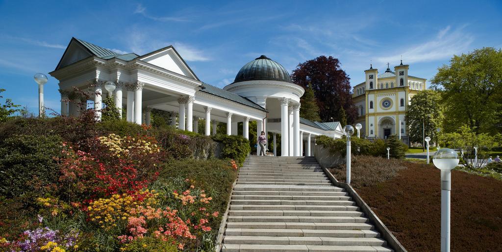 Hotel Excelsior Маріанські Лазні Екстер'єр фото